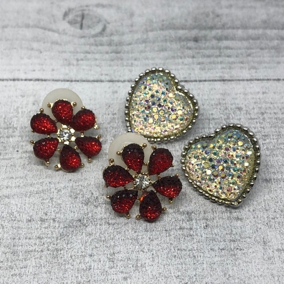 VINTAGE glittering romantic style earrings bundle lot of 2 flower and heart - Picture 1 of 3